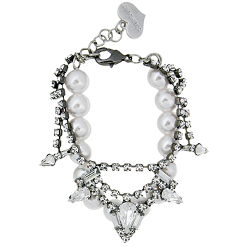 A closer look at_Crystal+Black+Pearl_Bracelet